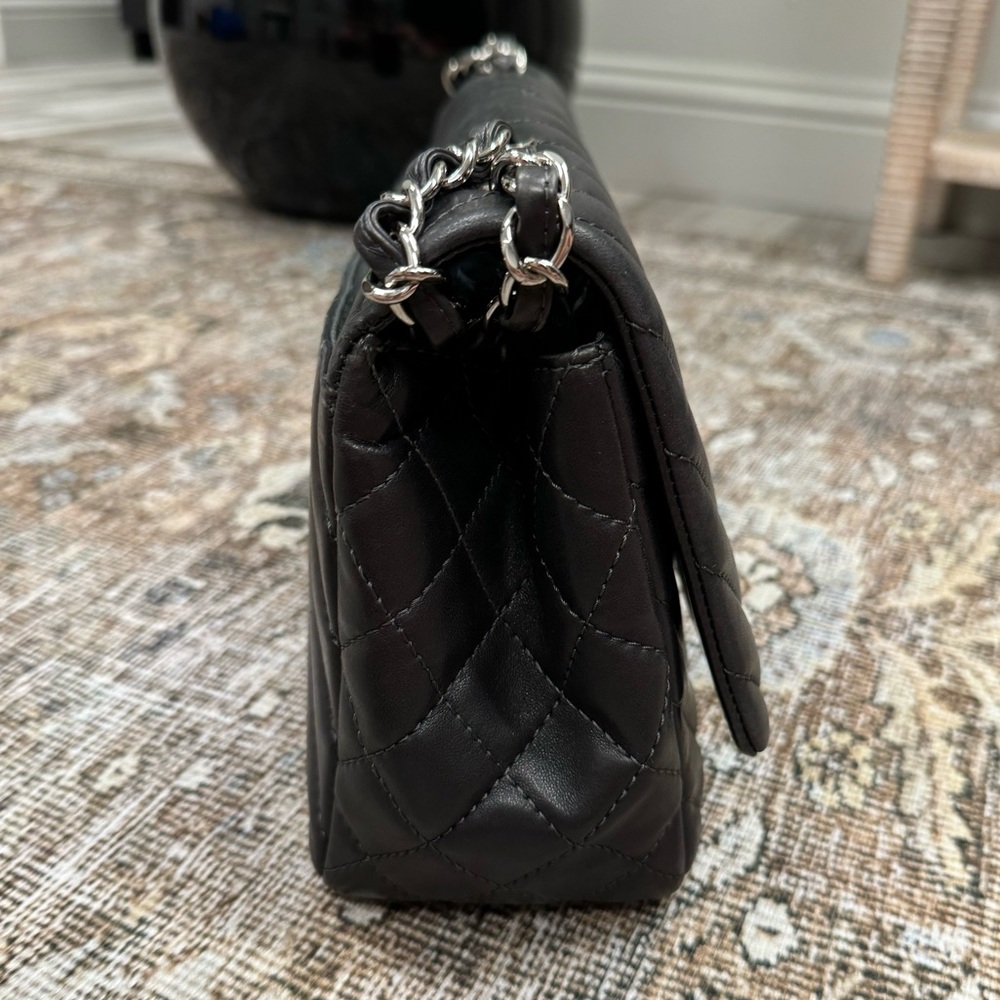 *SOLD* CHANEL Lambskin Surpique Chevron Quilted Single Flap Black - Picture 7 of 11